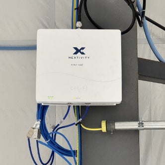 Unité de couverture QUATRA 4000c , câbles et accessoires VXC de Leviton