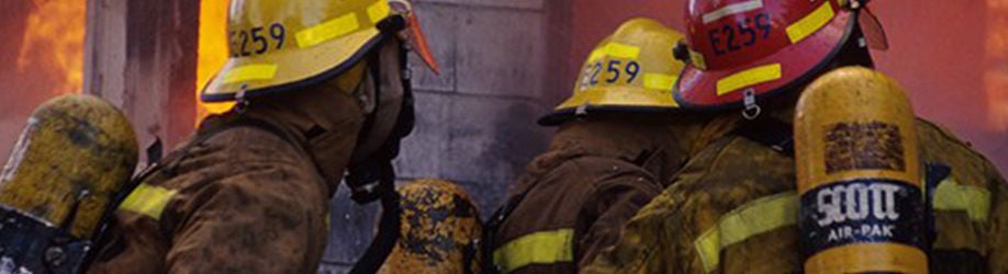 pompiers assistant à un incendie